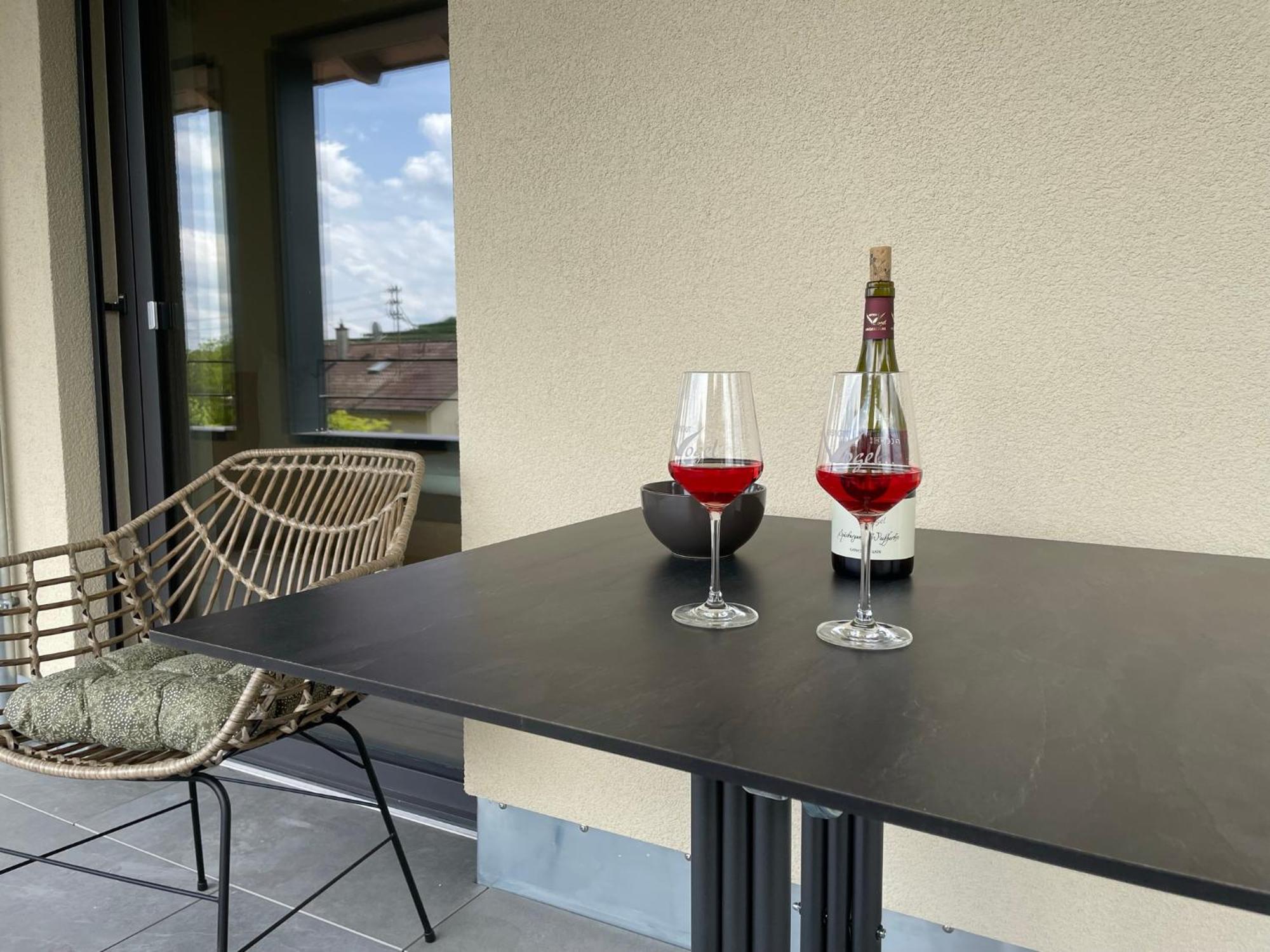 Weingut & Strausswirtschaft Vogel Apartment Vogtsburg Exterior foto