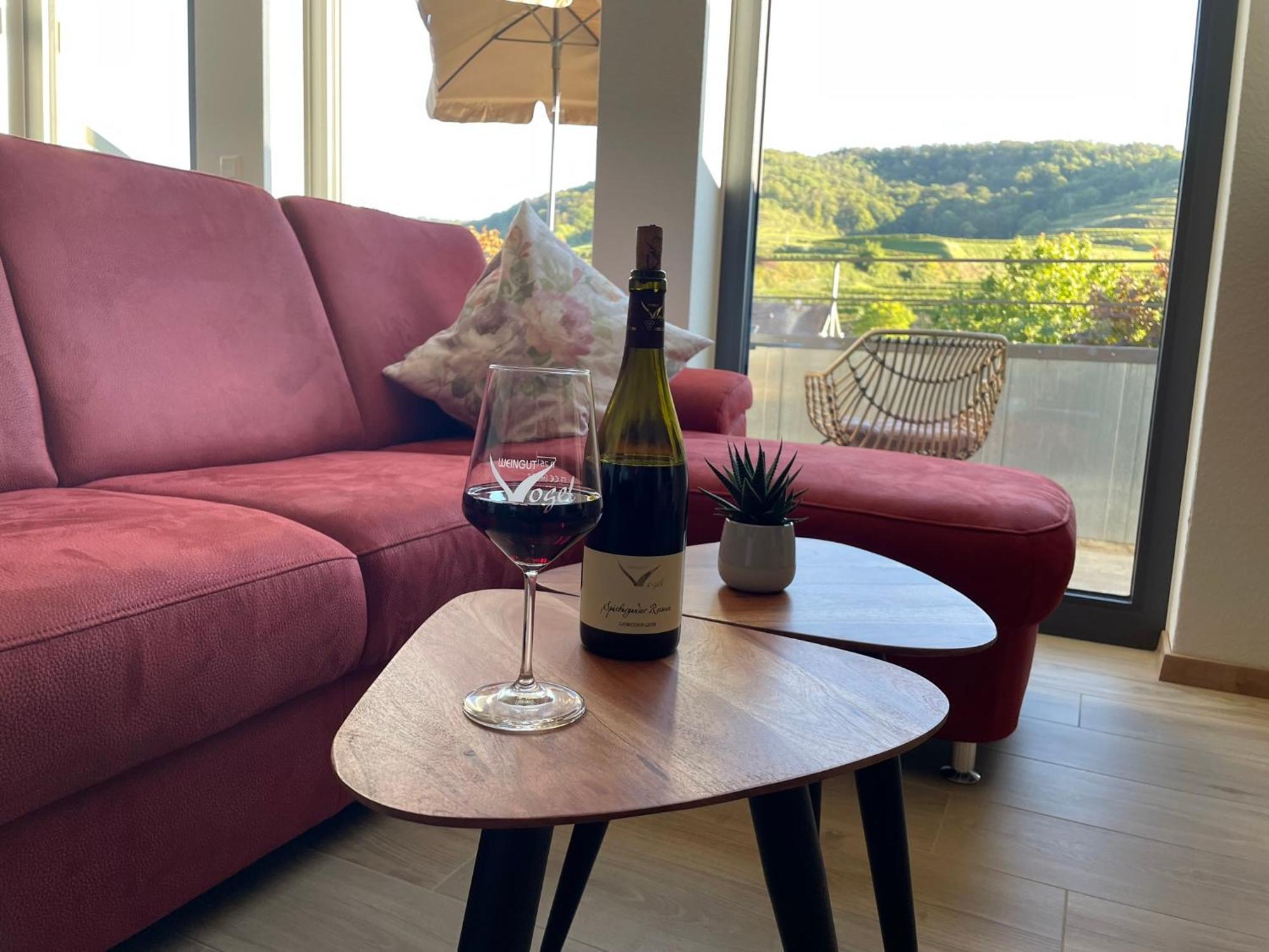 Weingut & Strausswirtschaft Vogel Apartment Vogtsburg Exterior foto